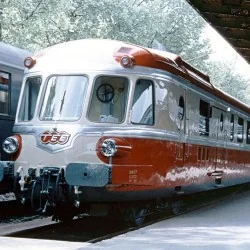 Jouef HJ2461 Autorail diesel RGP 1 avec remorque, SNCF, TEE rouge/beige Jouef HJ2461 - 1