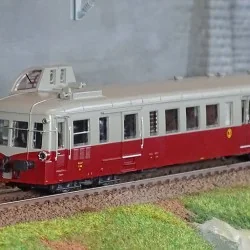 Jouef HJ2616 Autorail diesel X 3800 Picasso, SNCF, livrée rouge rubis/gris perle Jouef HJ2616 - 1