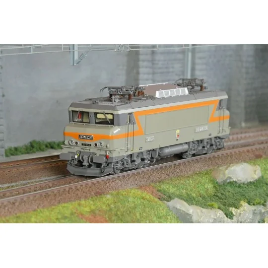 Lsm_11105S-LS Models 11105S SNCF BB 22356 electric locomotive, concrete grey/orange, Lorient and Rennes coat of arms, digital sound