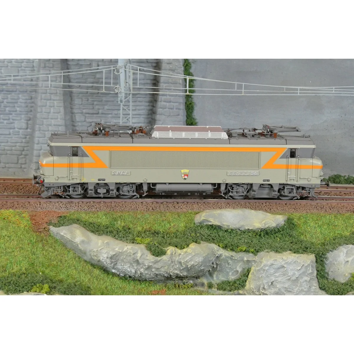 LS Models 11105 SNCF BB 22356 electric locomotive, concrete grey/or...