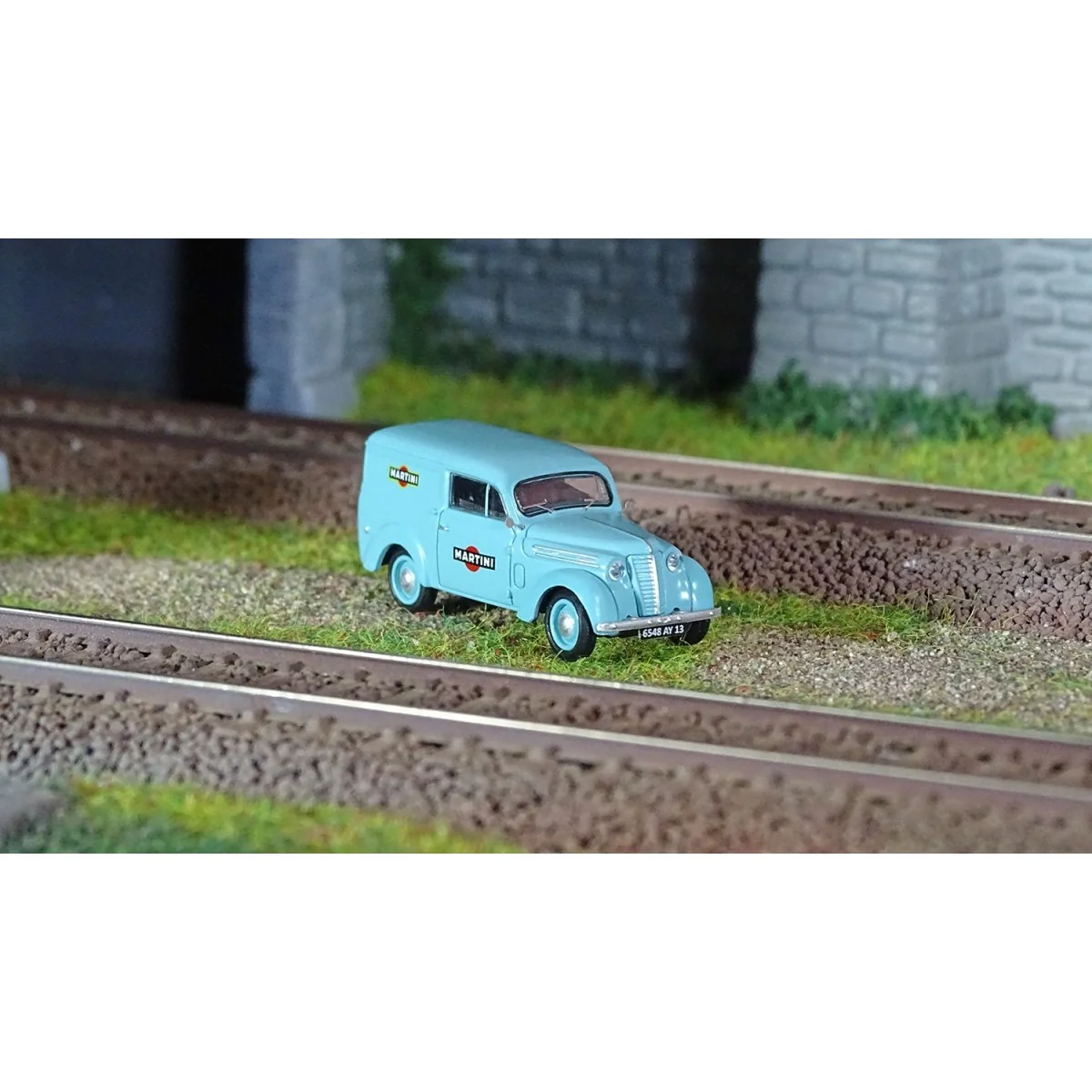 Ree Modeles CB172 Renault JUVAQUATRE Van, MARTINI - CB-172