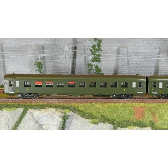 VB-389-Ree Modeles VB389 Set of 3 short DEV AO passenger cars, SNCF, B10 U52 / A8, green 306, ep.III