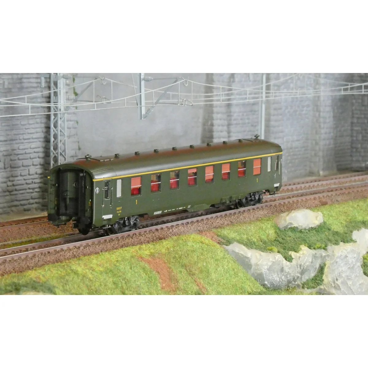 Ree Modeles VB391 Short DEV AO passenger car, SNCF, A8 U53, green 3...
