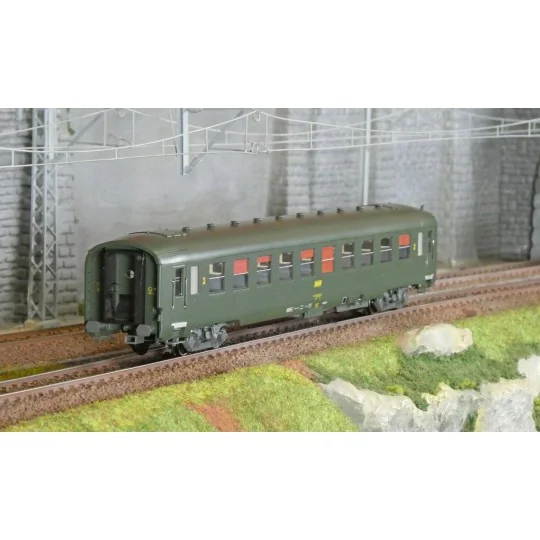 VB-393-Ree Modeles VB393 Short DEV AO passenger car, SNCF, B10 U52, green 301, ep.IV