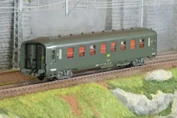 Ree Modeles VB395 Voiture voyageurs DEV AO courte, SNCF, B8 ex-A8 U53, vert 301, ep.IV Ree Modeles VB-395 - 1