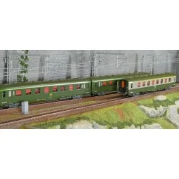 Ree Modeles VB396 Set de 3 voitures voyageurs DEV AO courtes, SNCF, A7x ex B8 / 2x B8 ex-A8, vert 302, ep.IV-V Ree Modeles VB-39