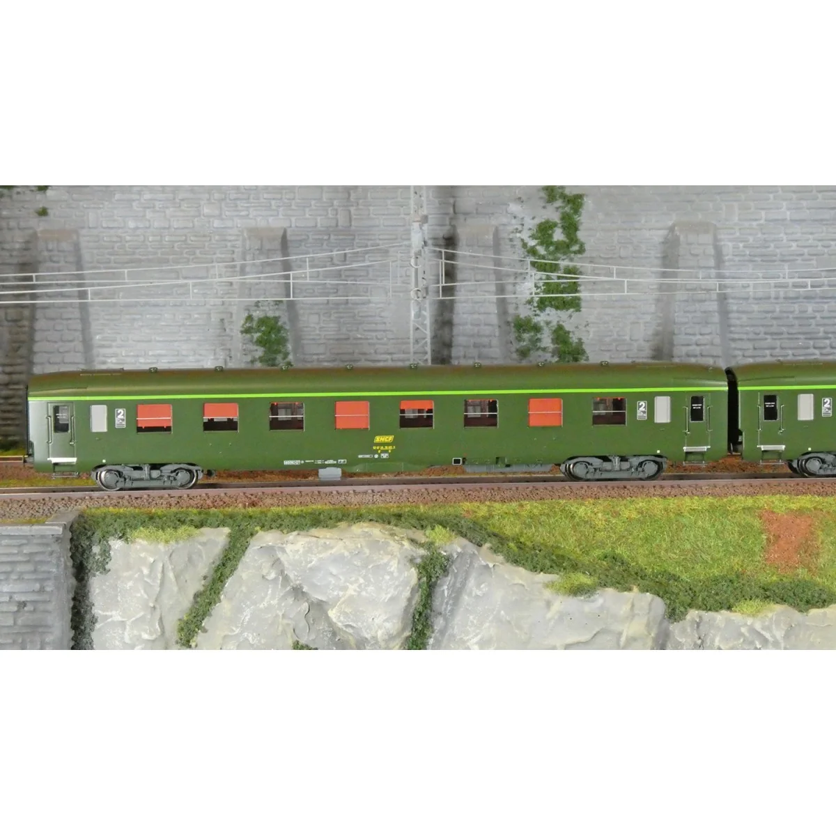 Ree Modeles VB396 Set de 3 voitures voyageurs DEV AO courtes, SNCF, A7x ex B8 / 2x B8 ex-A8, vert 302, ep.IV-V Ree Modeles VB-39