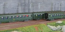 Ree Modeles VB405 Set de 3 voitures voyageurs DEV AO Couchettes, SNCF, B9c9, Vert 301, logo encadré, ep.IV Ree Modeles VB-405 - 