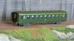 Ree Modeles VB407 Voiture voyageurs DEV AO Couchettes, SNCF, B9c9, Vert 301, logo encadré, cartouche Corail, ep.IV-V Ree Modeles