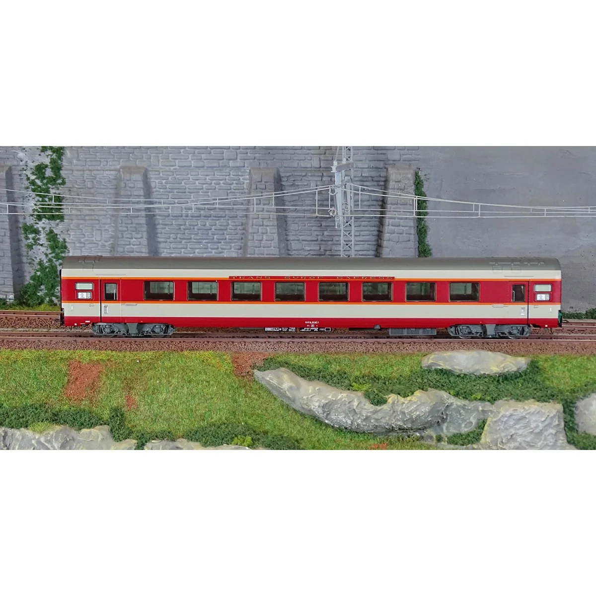 Jouef HJ4193 Voiture voyageurs Grand Confort TEE Le Kléber, SNCF, A8u, éclairée Jouef HJ4193 - 2