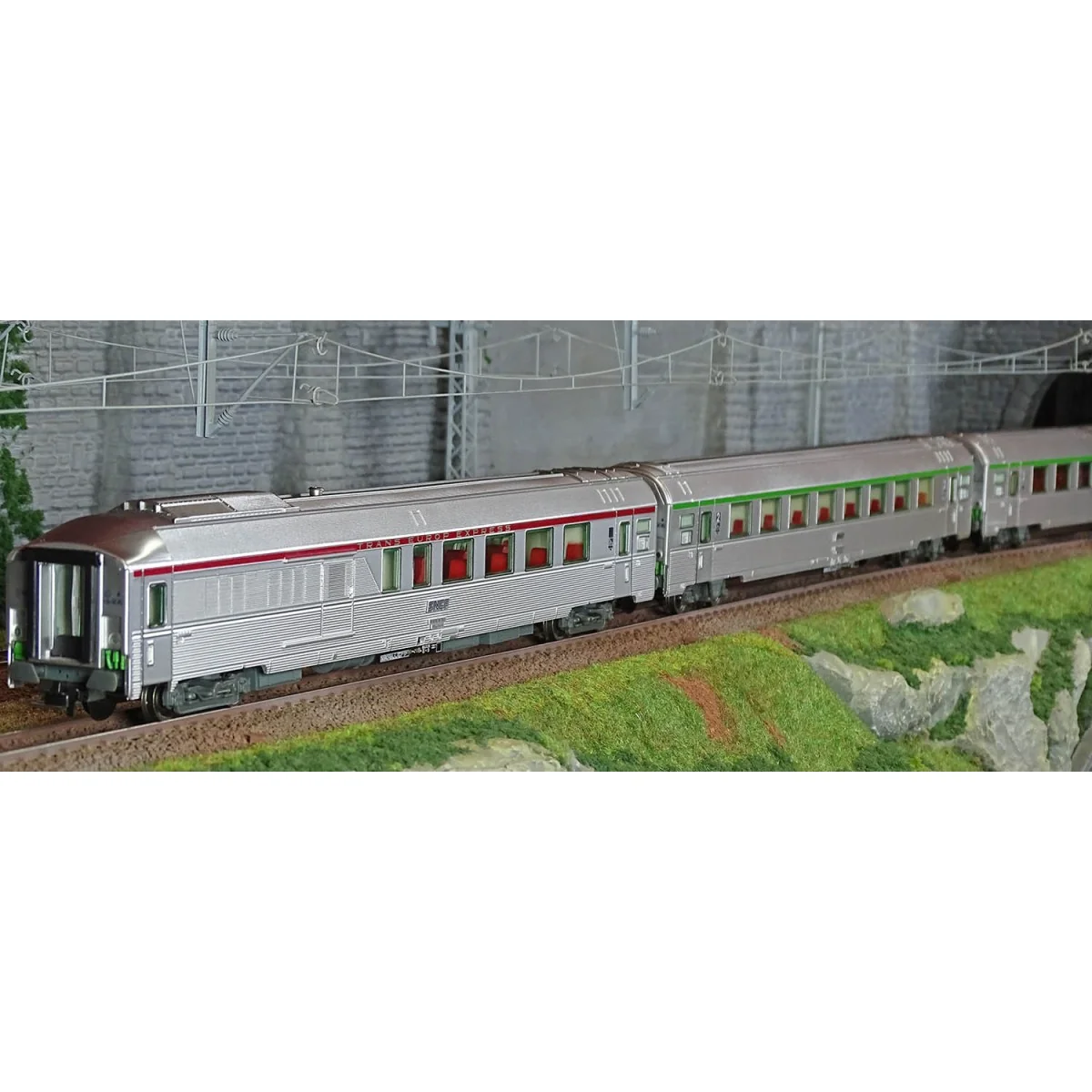 Jouef HJ4196 Set de 3 voitures voyageurs, EC Etoile du Nord, SNCF, A4Dtux / B8u / B9 1/2tu Jouef HJ4196 - 2 Jouef HJ4196 Set de 3 voitures voyageurs, EC Etoile du Nord, SNCF, A4Dtux / B8u / B9 1/2tu Jouef HJ4196 - 2