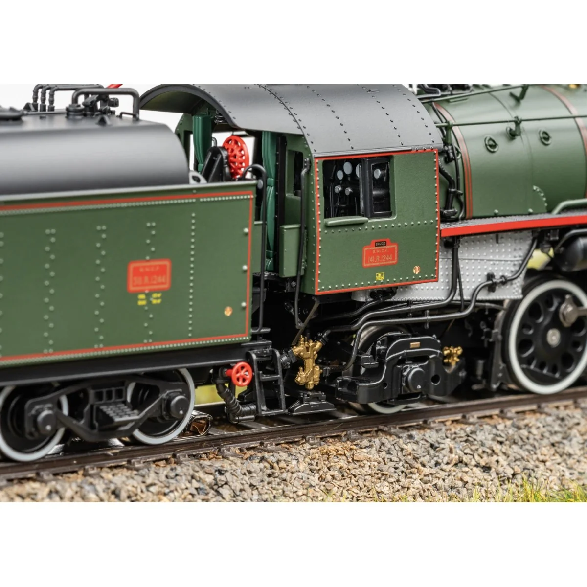 Trix 25141 Class 141-R 1244 Steam Locomotive, SNCF, Digital Sound -...