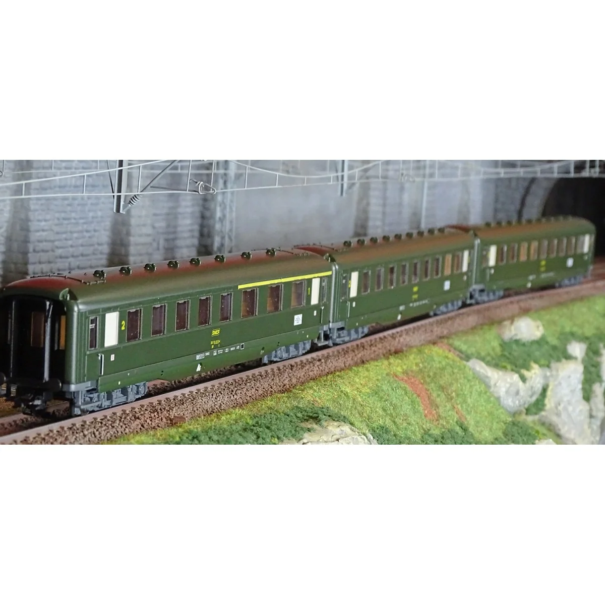 Marklin 43230 Set of 3 passenger cars, SNCF, 2x 2nd class and 1x 1s...