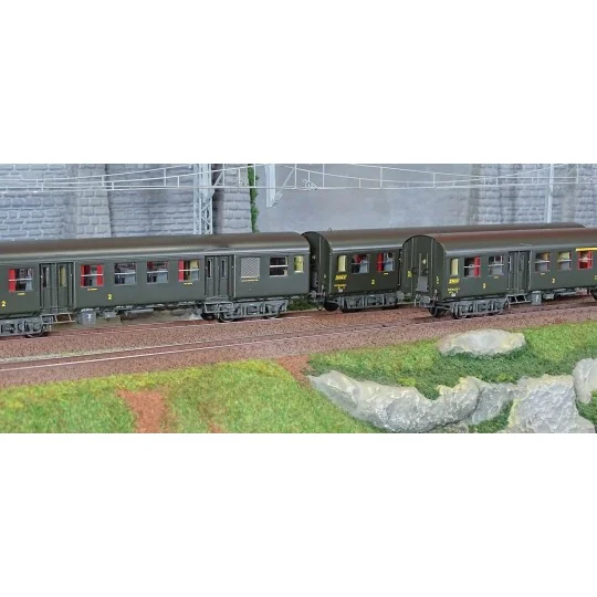 EPM_41.33.05-EPM 41.33.05 Set of 3 Romilly coaches, A5B4tz + B9 1/2t + B7Dt, grey chassis, yellow framed logo, SNCF, illuminated