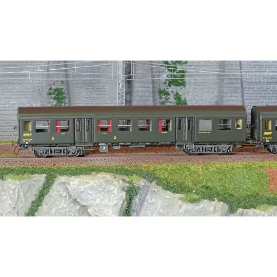 EPM_41.33.05-EPM 41.33.05 Set de 3 voitures Romilly, A5B4tz + B9 1/2t + B7Dt, châssis gris, logo encadré jaune, SNCF, éclairé