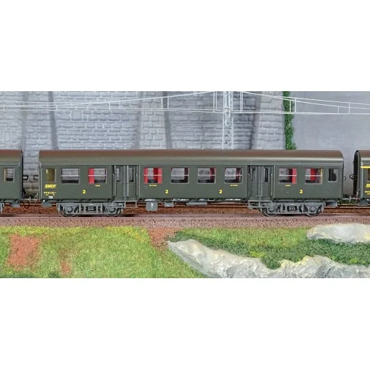 EPM_41.33.06-EPM 41.33.06 Set of 3 Romilly coaches, A10 1/2t + B9 1/2t + B9 1/2t, grey chassis, yellow framed logo, SNCF, illuminated