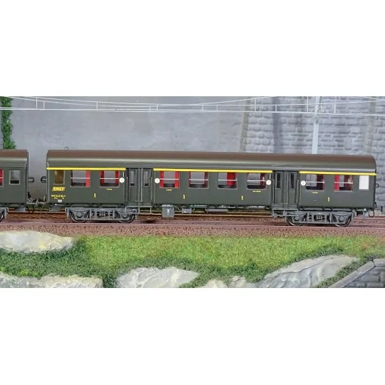 EPM_41.33.06-EPM 41.33.06 Set de 3 voitures Romilly, A10 1/2t + B9 1/2t + B9 1/2t, châssis gris, logo encadré jaune, SNCF, éclairé