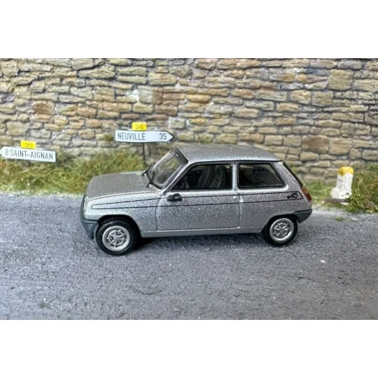 Ree Modeles CB160 Voiture Renault R5 Alpine 1976, Grise Ree Modeles CB-160 - 2 CB-160-Ree Modeles CB160 Voiture Renault R5 Alpine 1976, Grise