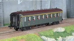 Models Word 40918 OCEM RA car, A8 myfi, black roof and chassis, 195...