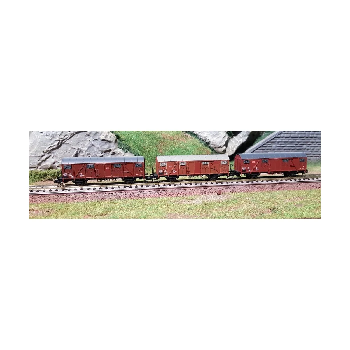 Liliput 260136 Set of 3 DB AG covered wagons, brown - Liliput - Lil... Liliput 260136 Set of 3 DB AG covered wagons, brown - Liliput - Lil...