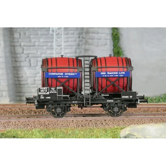 Lsm_30561-LS Models 30561 OCEM Bi-foudres tank wagon, without guard's cabin, brown, CIWL, SNCF