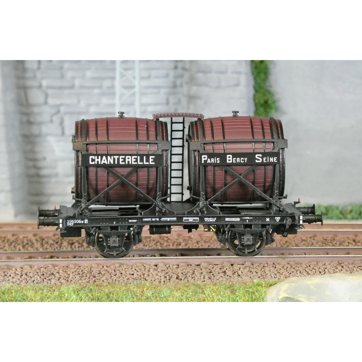 LS Models 30562 OCEM Bi-foudres tank wagon, without guard's cabin, ...
