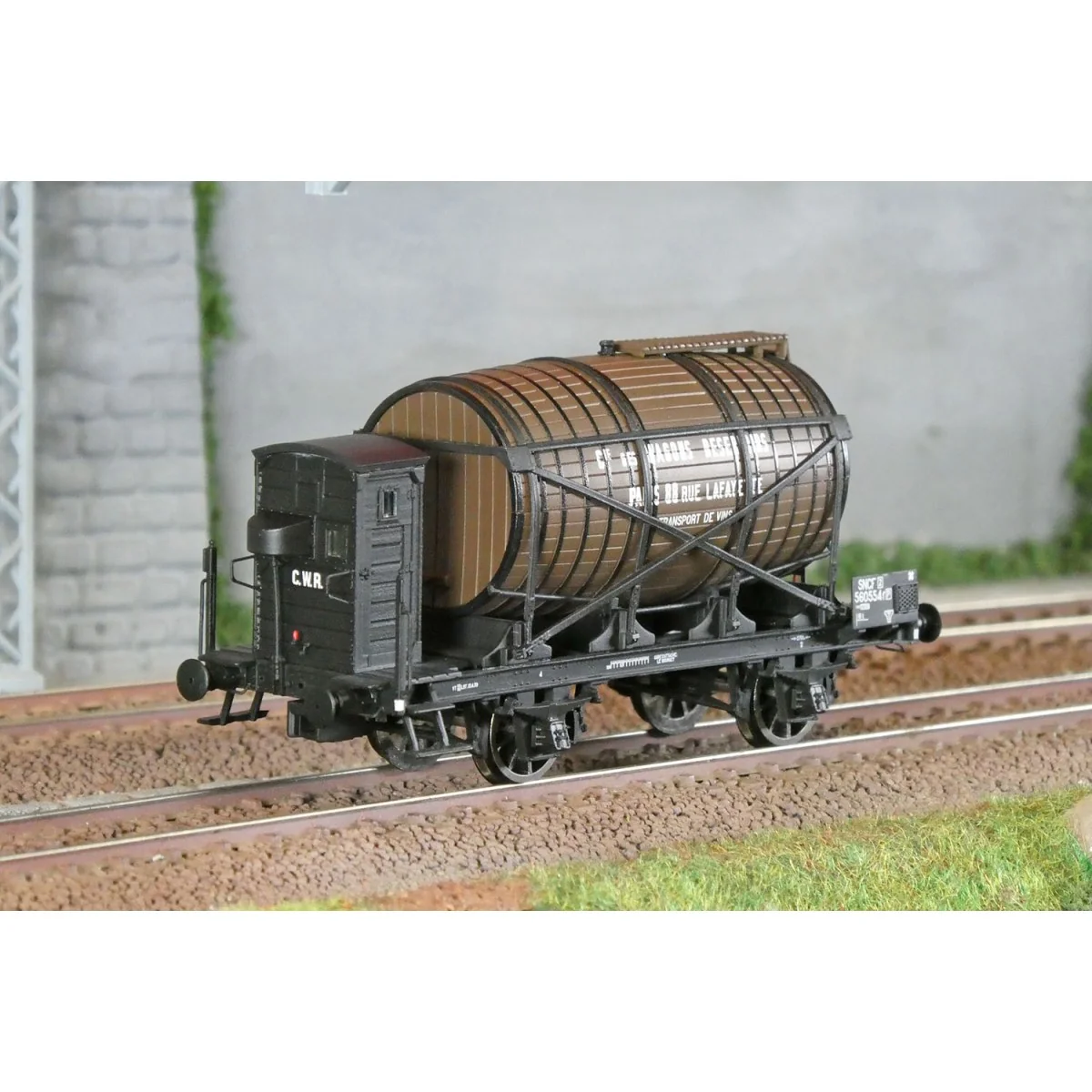 LS Models 30565 OCEM Monovoltaic Tank Wagon, with guard's cabin, br... LS Models 30565 OCEM Monovoltaic Tank Wagon, with guard's cabin, br...