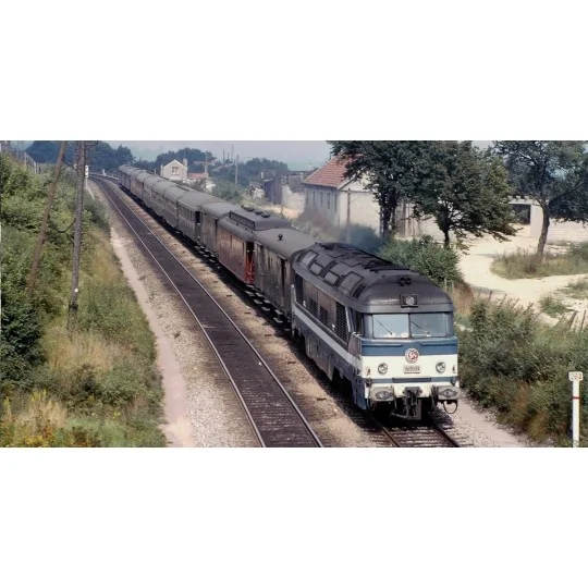 CC-70002.S-Ree Modeles CC70002.S CC 70002 diesel locomotive, original livery, embossed nameplates, CHALINDREY depot, digital sound