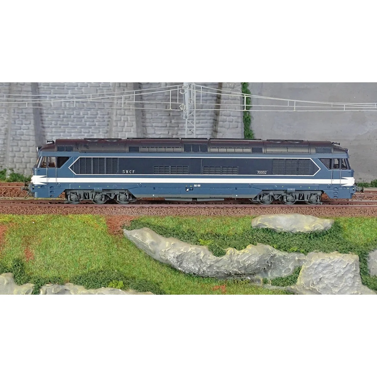 Ree Modeles CC70002 CC 70002 diesel locomotive, original livery, em...