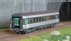 LS Models 40605 Corail+ VTU coach, B10rtu, SNCF, cap logo, illuminated