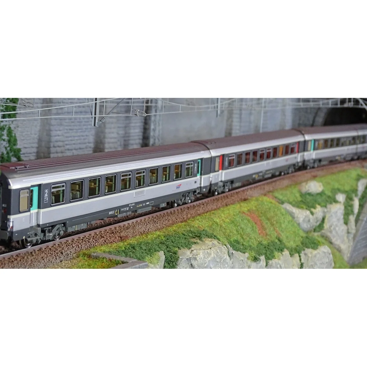 LS Models 41215 Set of 3 VTU coaches, B5rtux / A10rtu / B11rtu, Cor...