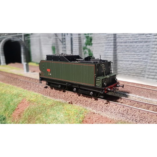 MB-094-Ree Modeles MB 094 Tender Type PLM 30 A 150 SNCF, SNCF Green 306 with red stripes (for decoration)