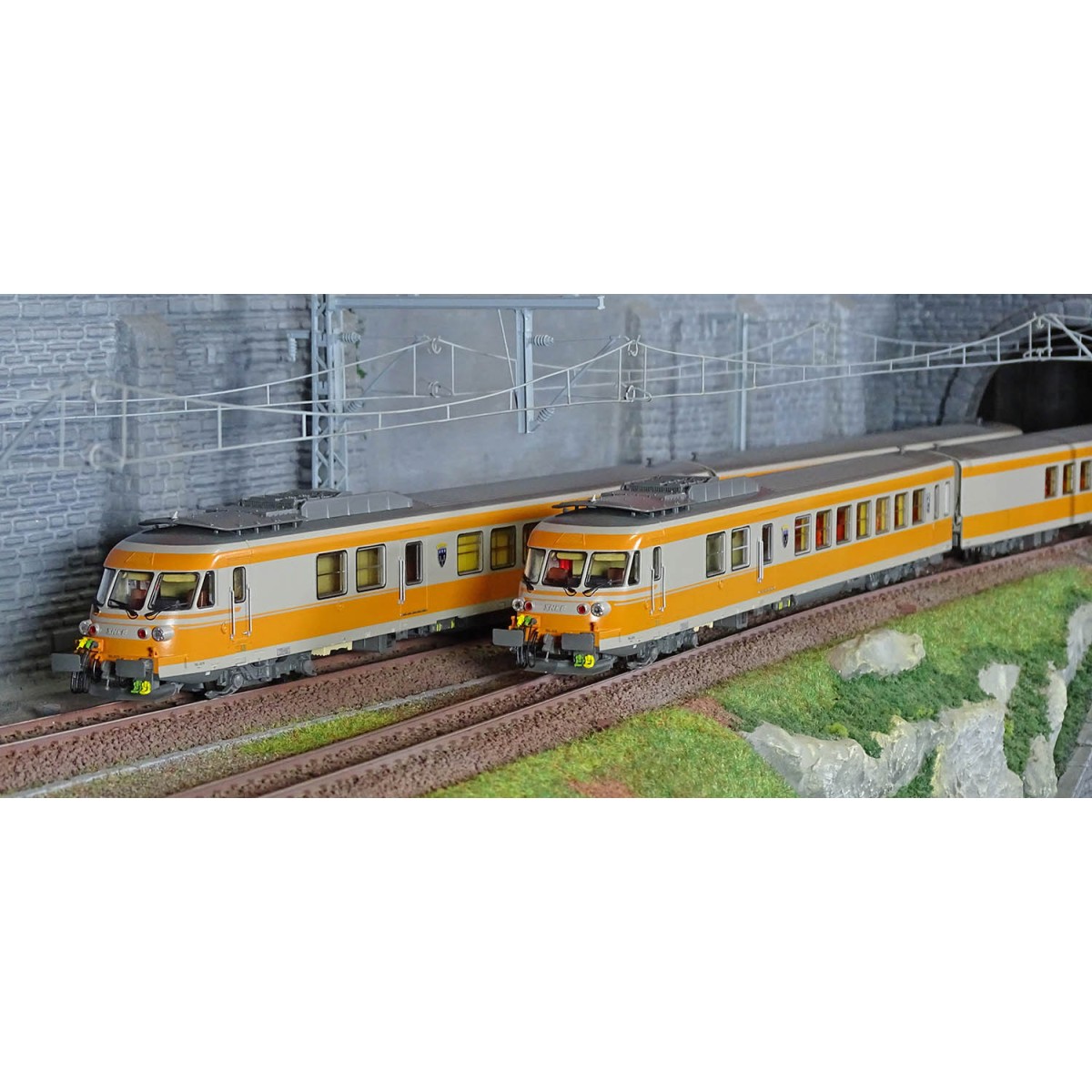EPM E.22.15.04 Complete RTG train set No. 37, Concrete Grey 804 and...