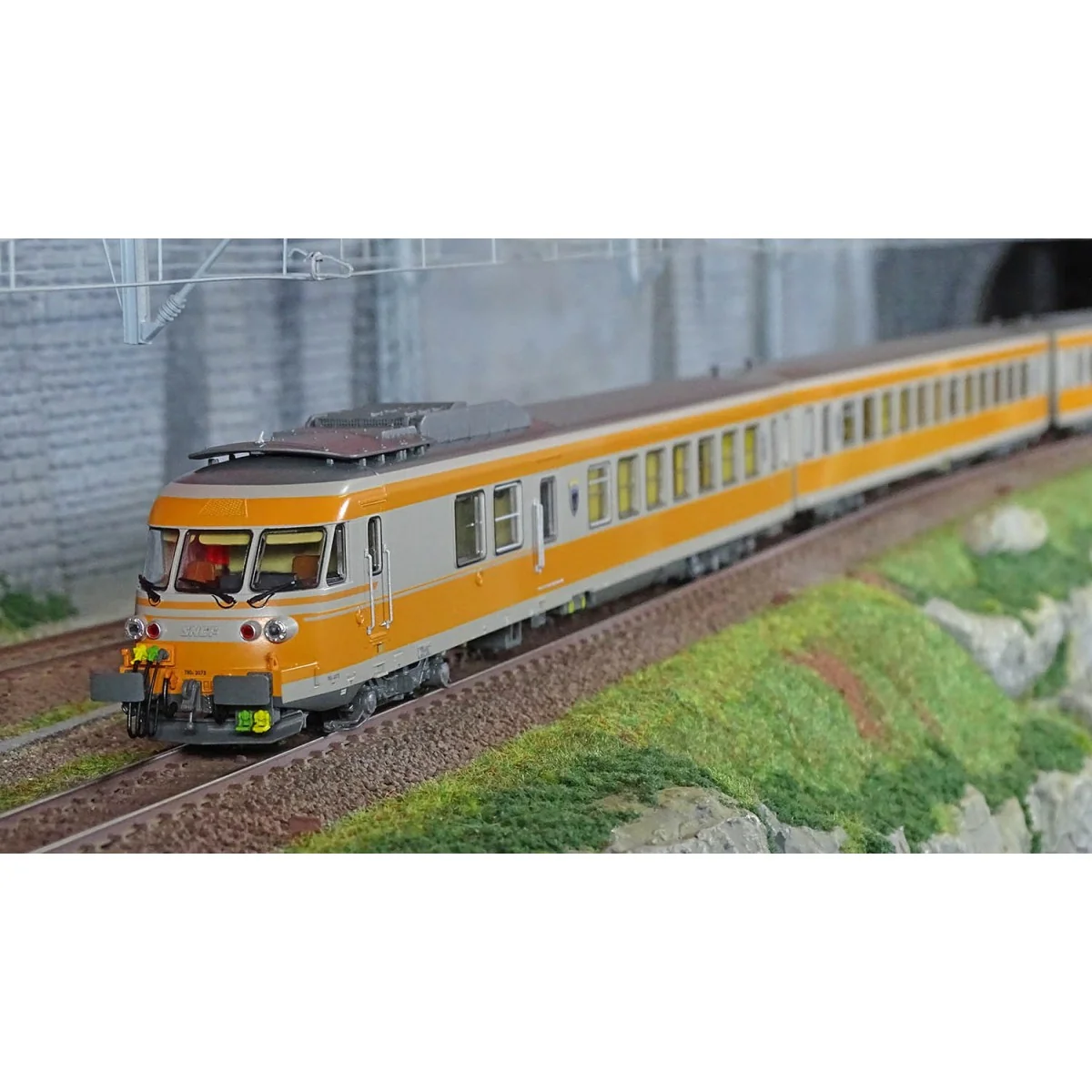 EPM E.22.15.04S Complete RTG train set No. 37, Concrete Grey 804 an...