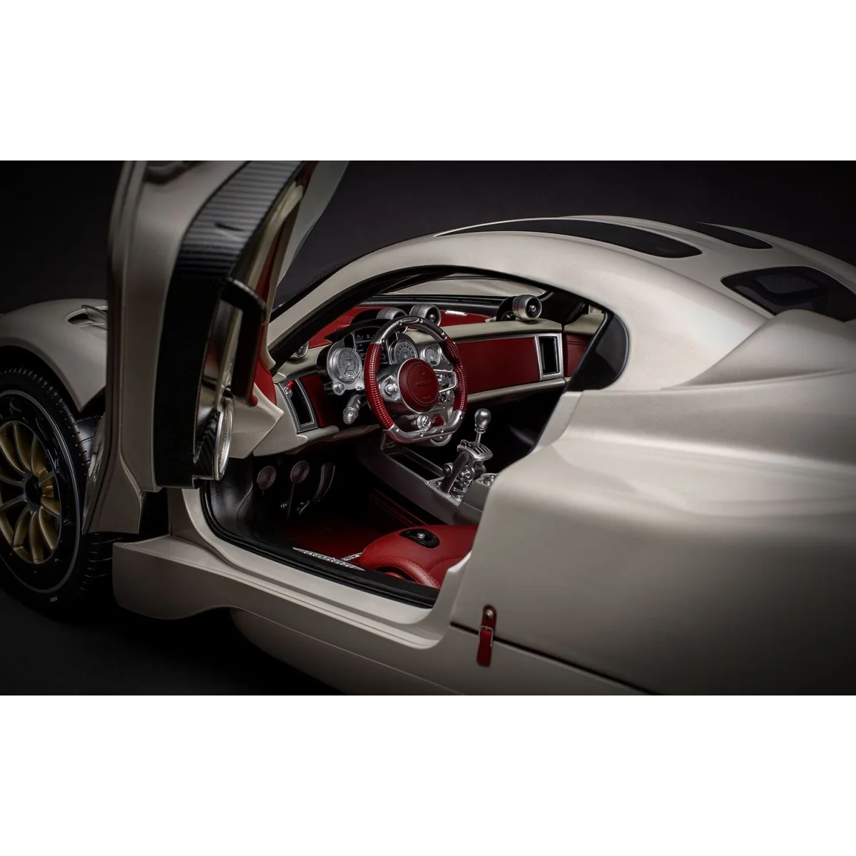 Pagani Utopia Coupé - Rinascimento Lucido 1/8 - Pocher HK120 - HK120