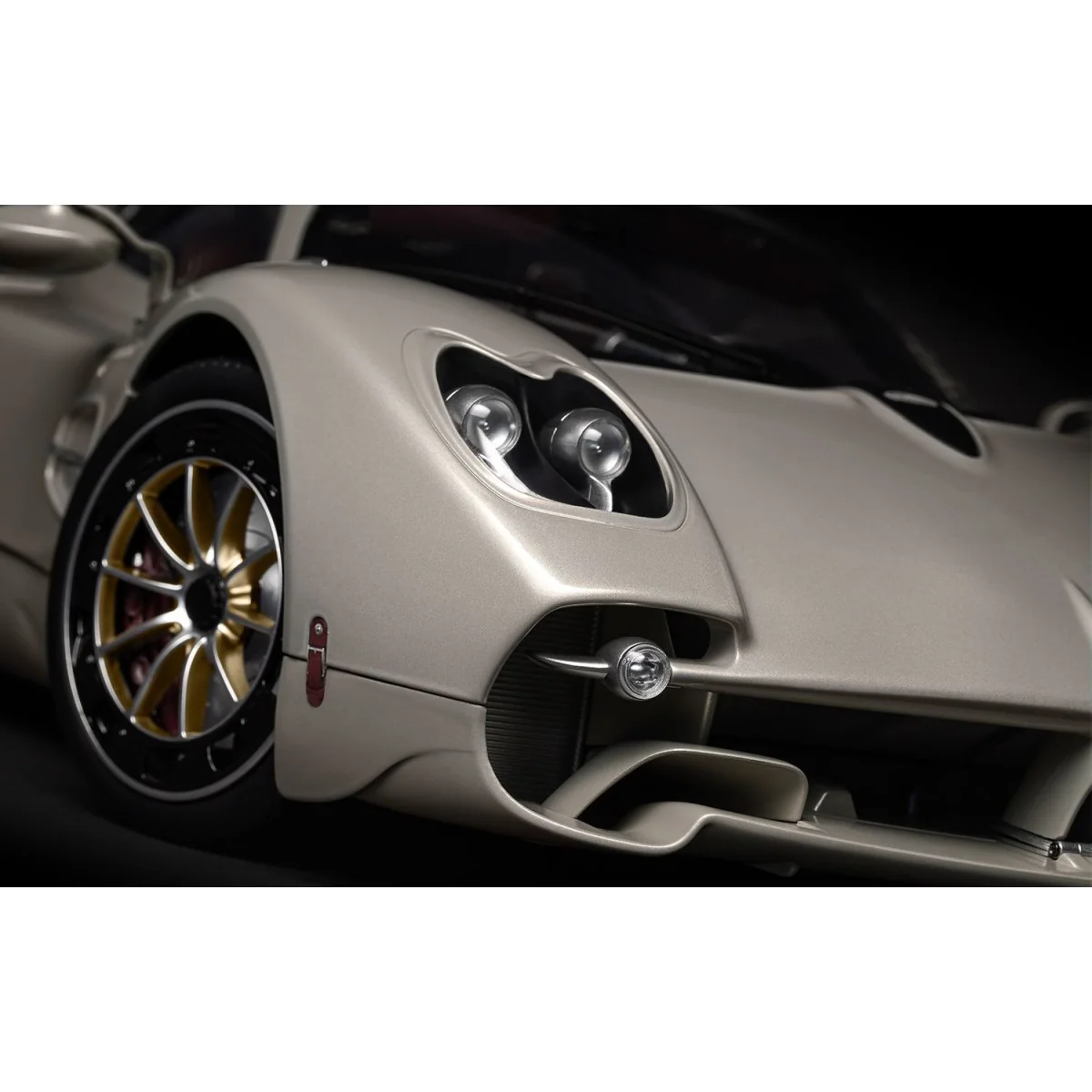 Pagani Utopia Coupé - Rinascimento Lucido 1/8 - Pocher HK120 - HK120