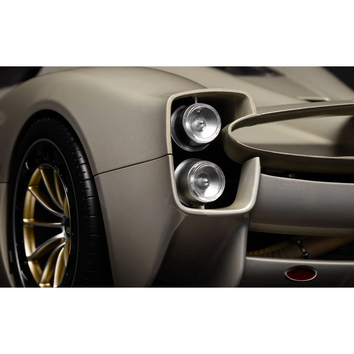 Pagani Utopia Coupé - Rinascimento Lucido 1/8 - Pocher HK120 - HK120