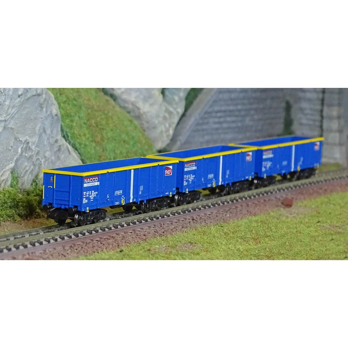 Arnold HN6602 Set of 3 Eamnos gondola wagons, SNCF, Nacco, N scale Arnold HN6602 Set of 3 Eamnos gondola wagons, SNCF, Nacco, N scale