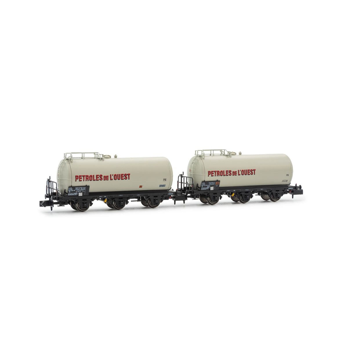 Arnold HN6677 Set of 2 three-axle tank wagons, SNCF, Petroles de l'...