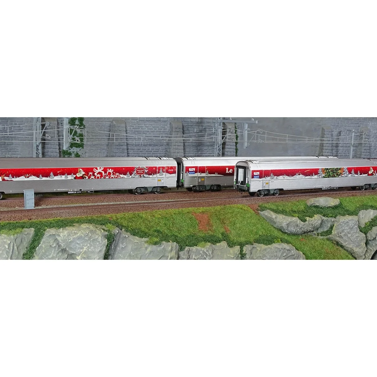 Jouef HJ4200 Set of 3 Coca-Cola Christmas Train Cars (2010) - HJ4200