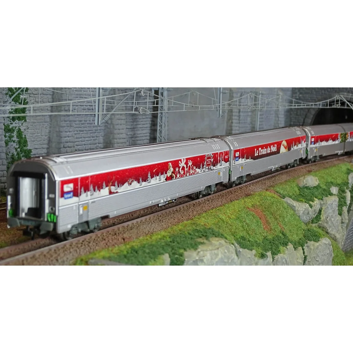 Jouef HJ4200 Set of 3 Coca-Cola Christmas Train Cars (2010) - HJ4200