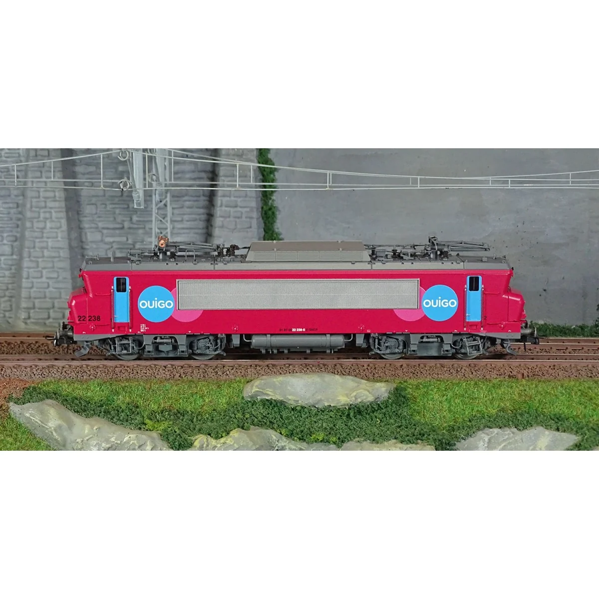 Roco 7500013 BB 22238 electric locomotive, SNCF, Ouigo