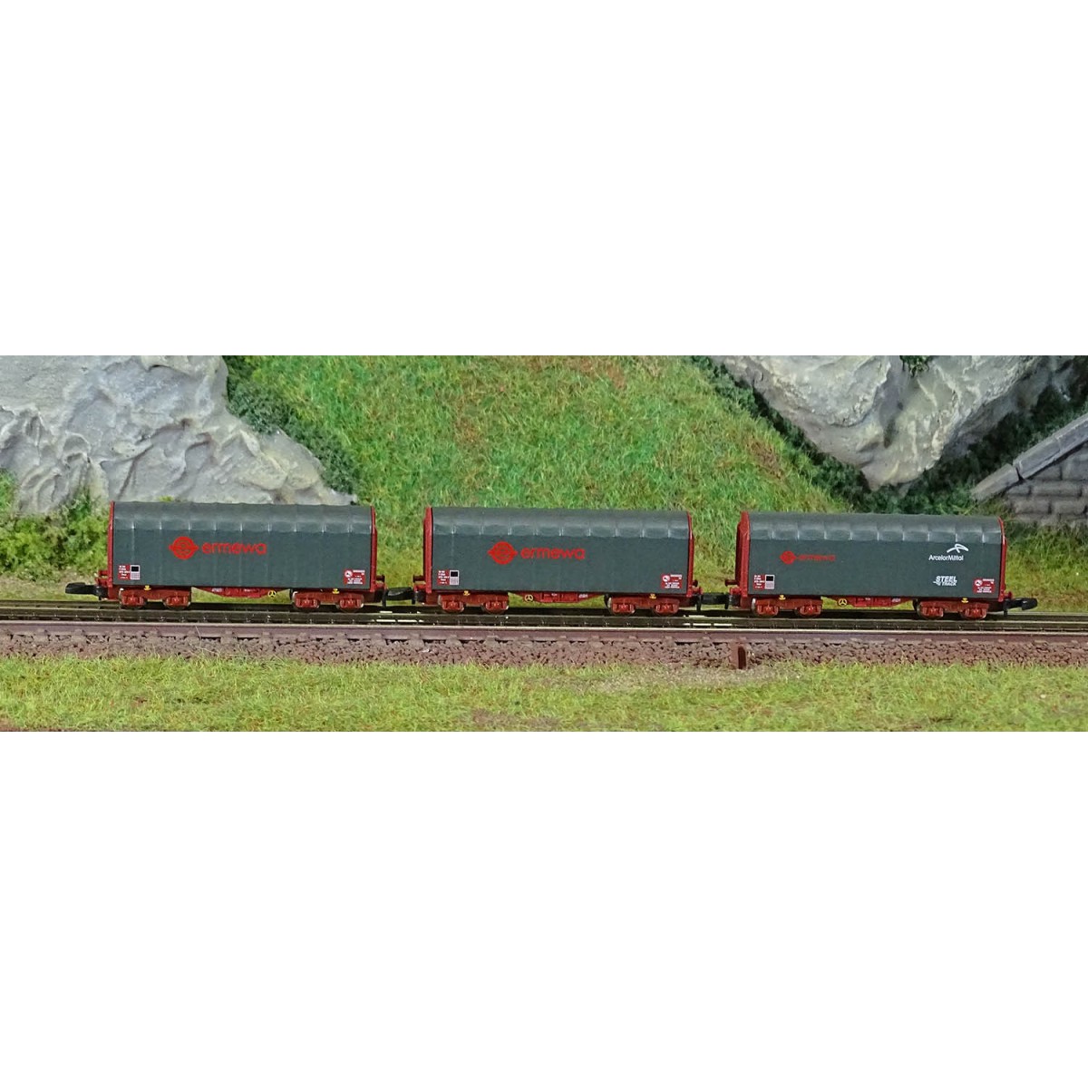 Azar W03-ERP Set of 3 short covered bogie wagons, ERMEWA, Z scale -...
