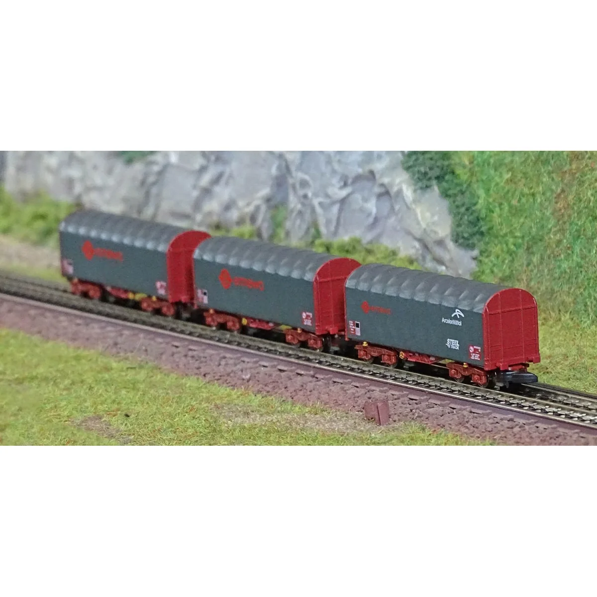 Azar W03-ERP Set of 3 short covered bogie wagons, ERMEWA, Z scale Azar W03-ERP Set of 3 short covered bogie wagons, ERMEWA, Z scale