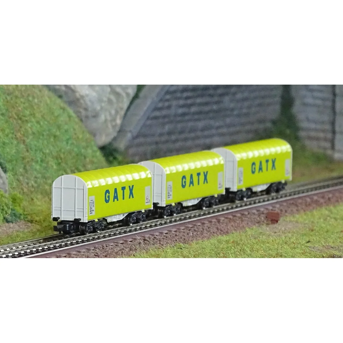 Azar W03-GAP Set of 3 short covered bogie wagons, GATX, Z scale Azar W03-GAP Set of 3 short covered bogie wagons, GATX, Z scale