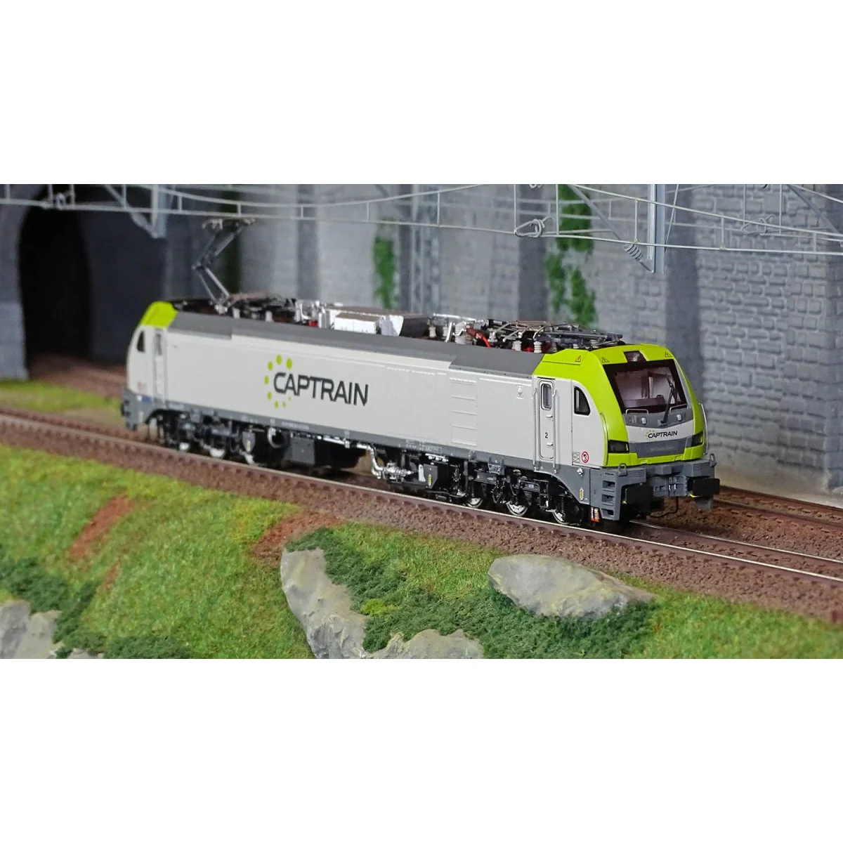 SudExpress S0060011 Euro6000 6001-8 electric locomotive, Captrain F...