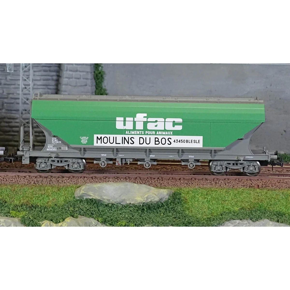 Jouef HJ6281 Set of 2 bogie hopper wagons with flat sides, UFAC Jouef HJ6281 Set of 2 bogie hopper wagons with flat sides, UFAC