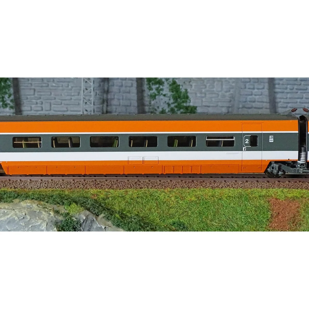 Ree Modeles TGV007 Set of 2 TGV PSE Intermediate Cars Original Trai...