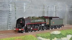 Jouef HJ2433S Locomotive à vapeur 141 R 1244, tender fuel grande capacité, verte/noire, roues blanches, SNCF, digitale sonore Jo