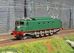 Jouef HJ2368S SNCF 5402 2D2 Electric Locomotive, Montrouge Depot, E...